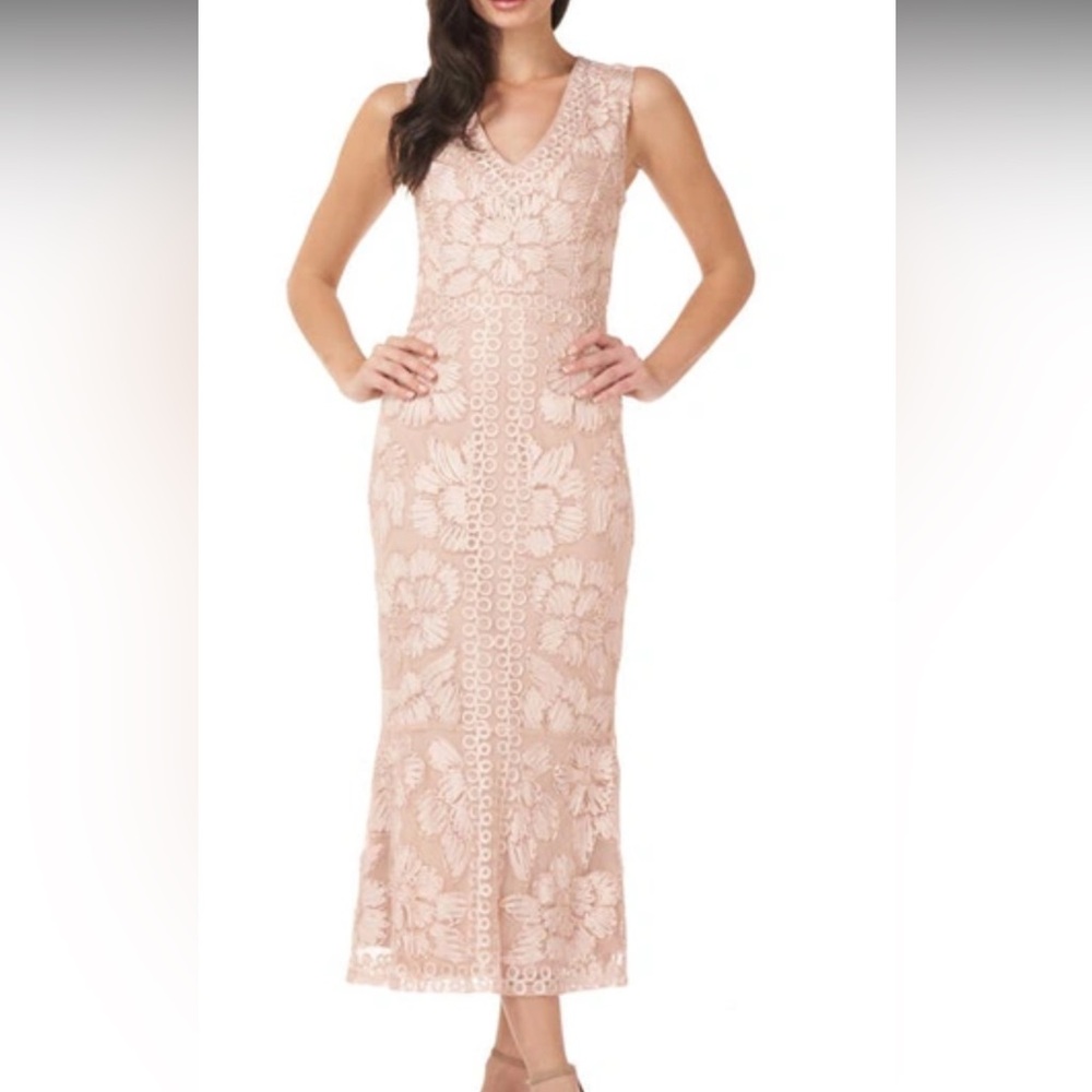 Perfect for a spring wedding!! NWT JS Collection Floral Midi Lace Dress in Blush
